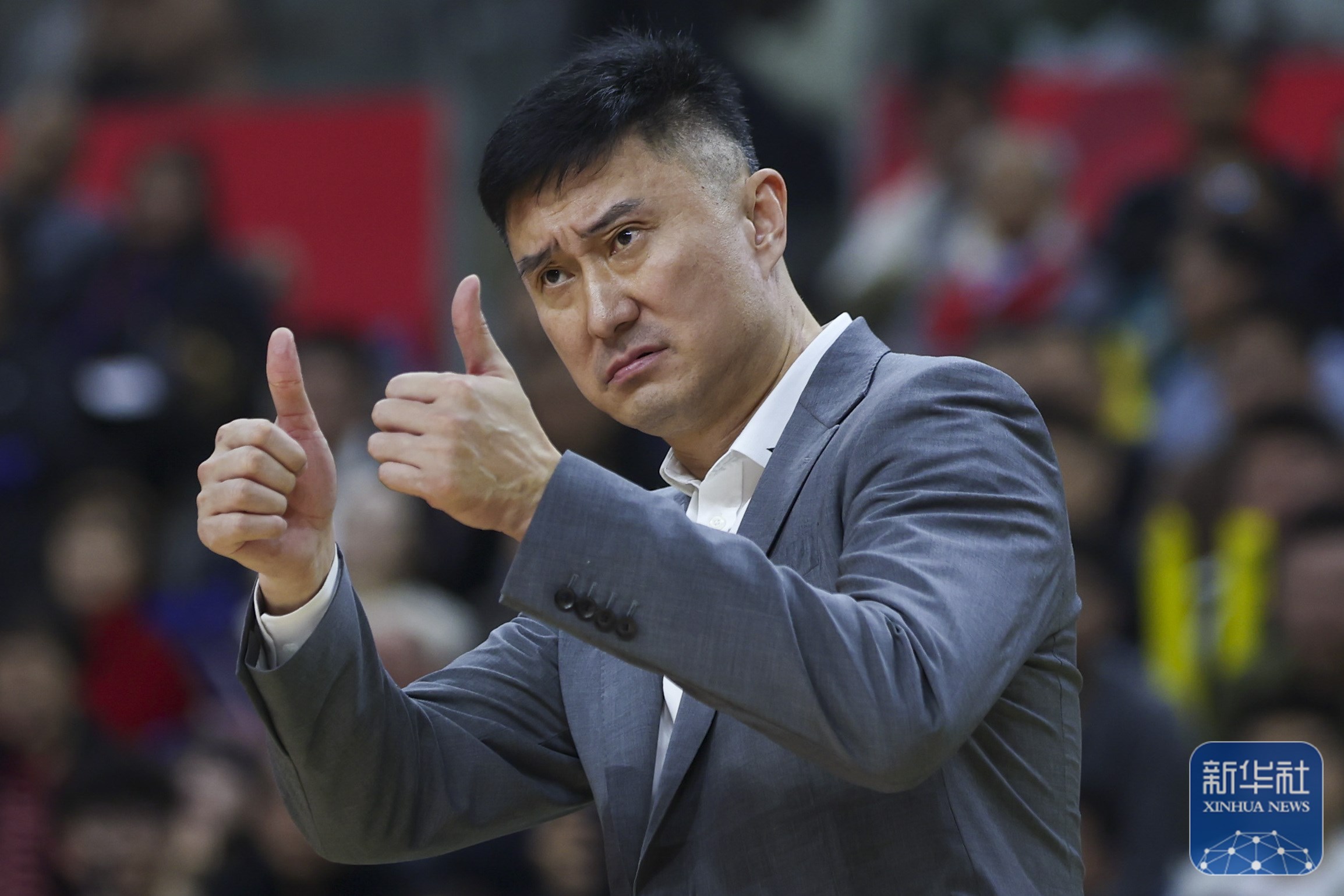 激烈对抗下的胜负对决,球队之间的斗志昂扬! 激烈对抗下的胜负对决,球队之间的斗志昂扬!