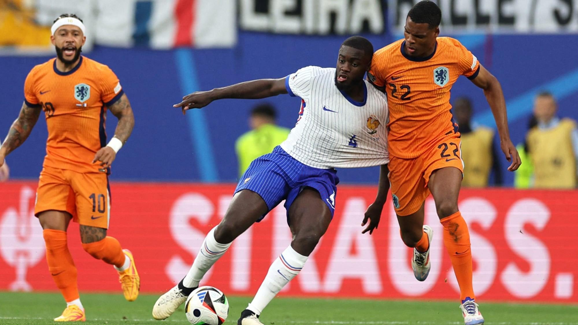 乌克兰队挑战法国队在国际足球赛场 乌克兰队挑战法国队在国际足球赛场