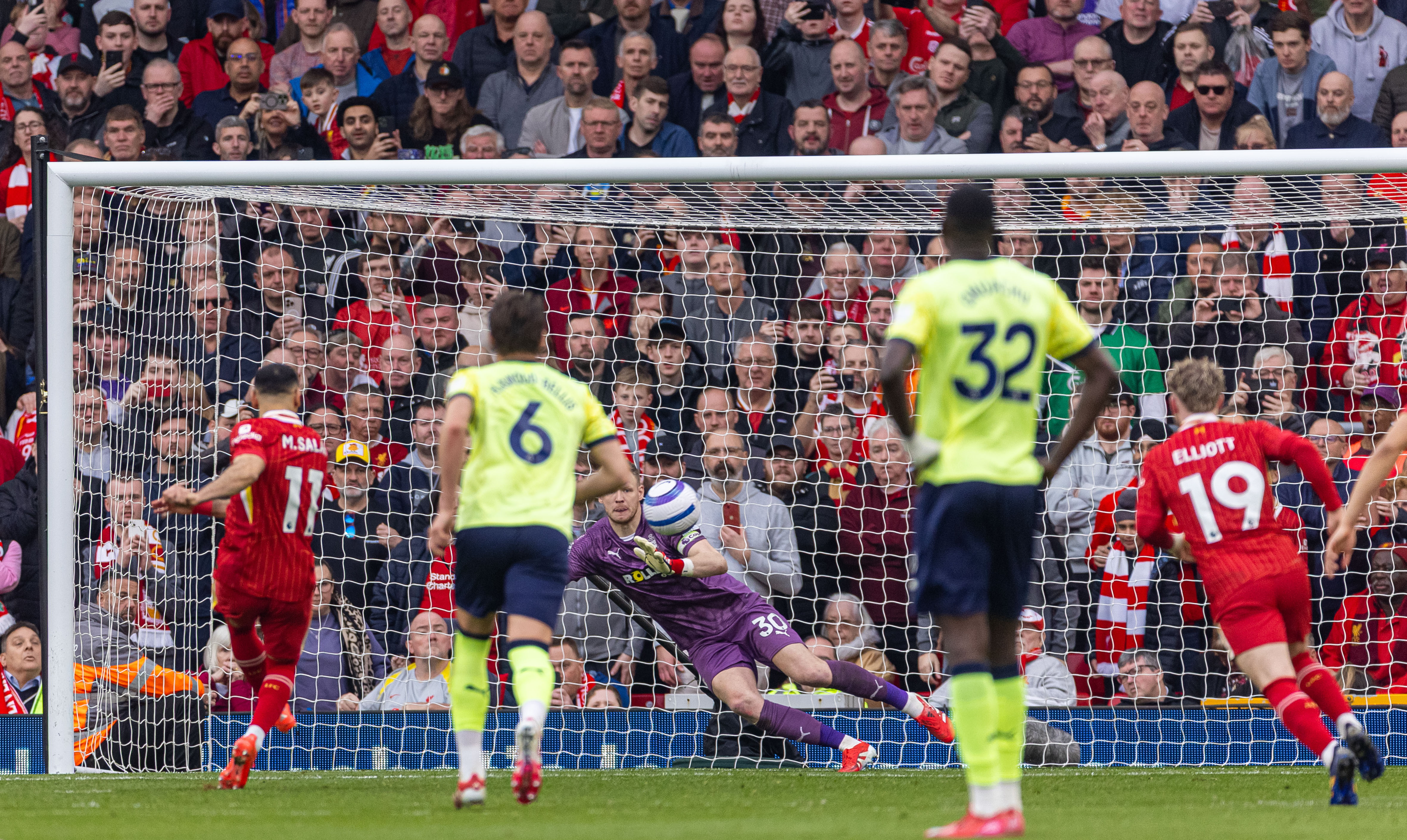 世俱杯-世界范围内的足球精彩战役引人入胜的简单介绍