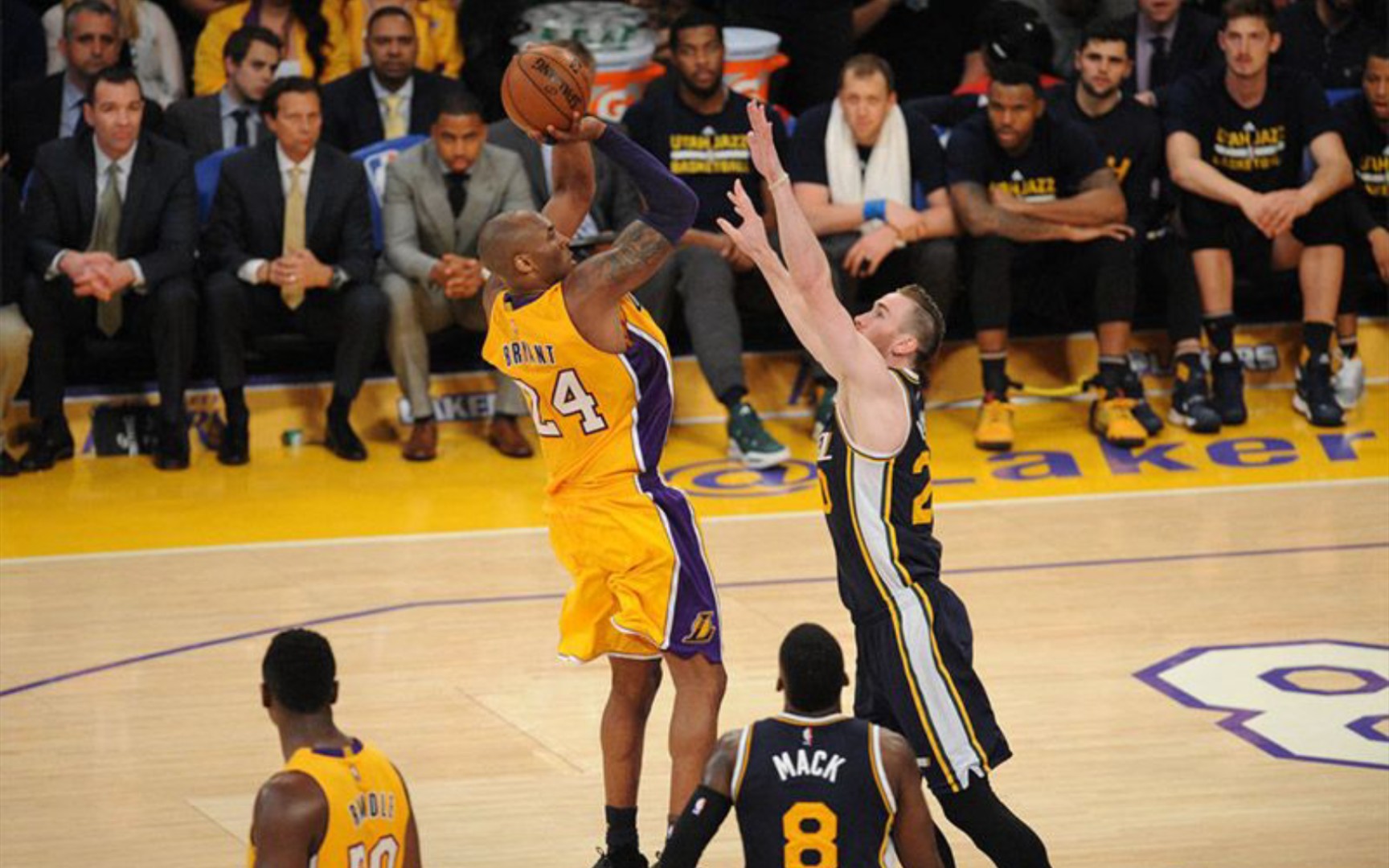 世俱杯2025-爵士队全面发挥逆转对手晋级总决赛