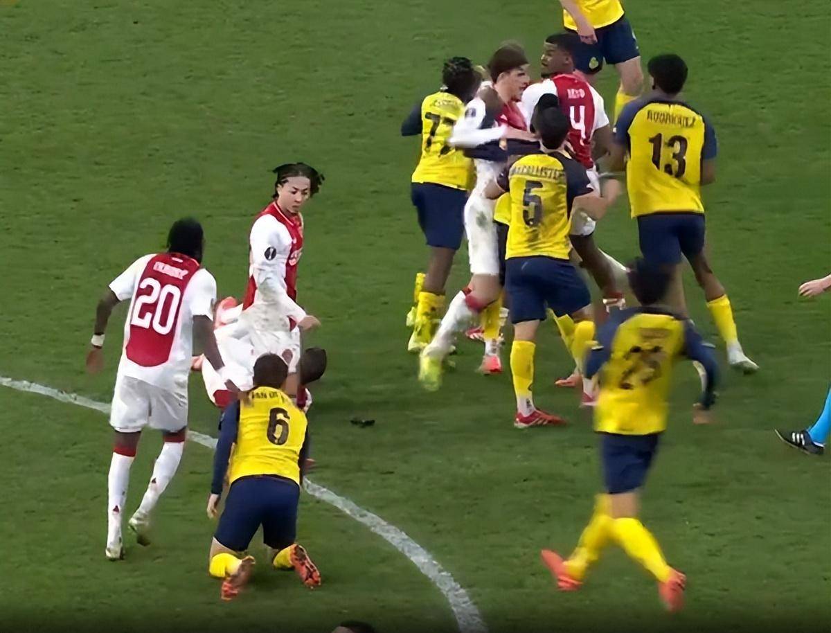 阿贾克斯掀翻对手,成功晋级半决赛 阿贾克斯掀翻对手,成功晋级半决赛