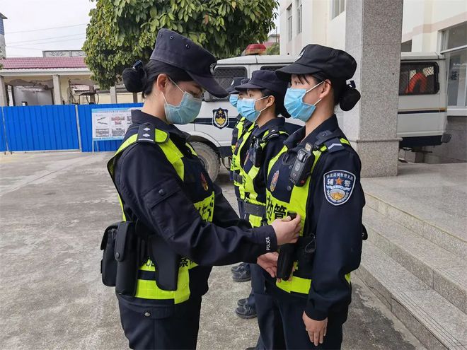 世俱杯改制-包含爱沙尼亚自行车队队员摘得银牌,英姿飒爽的词条