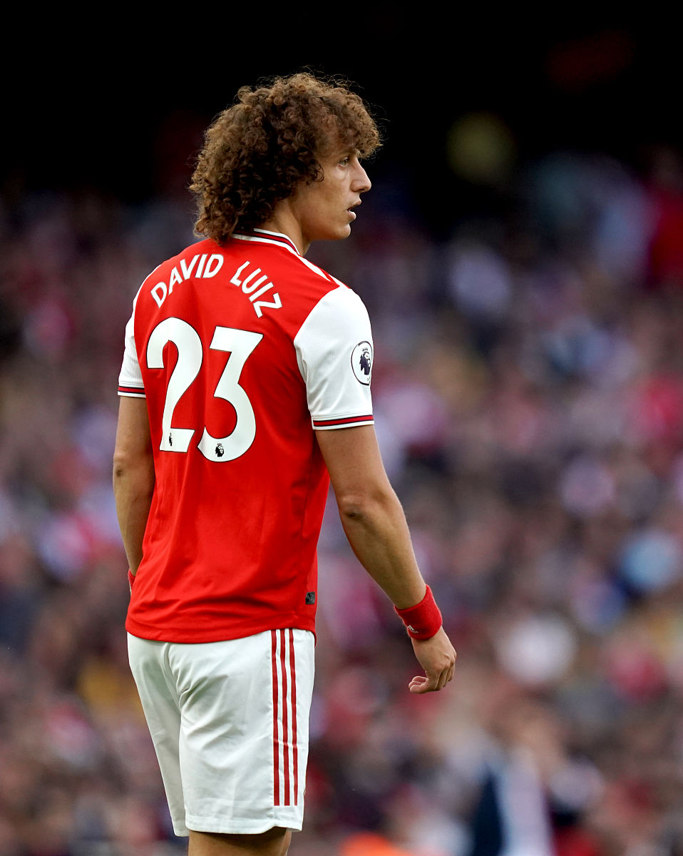 世俱杯冠军-阿森纳被逼平,防线漏洞暴露的简单介绍