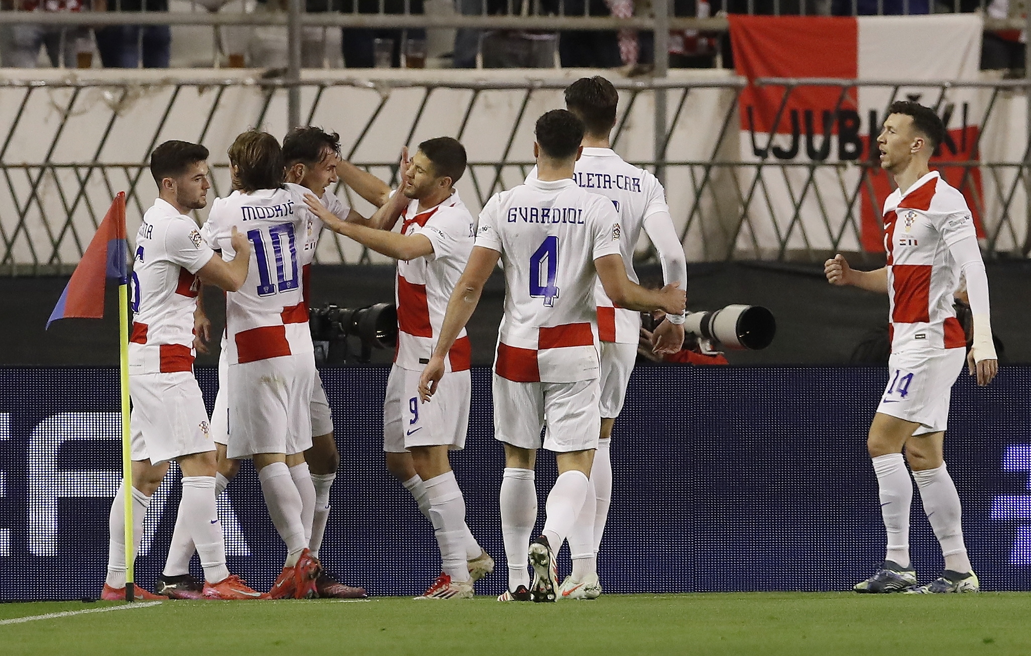 欧预赛:罗马尼亚队再获胜利,克罗地亚队遭遇挫折的简单介绍 欧预赛:罗马尼亚队再获胜利,克罗地亚队遭遇挫折的简单介绍