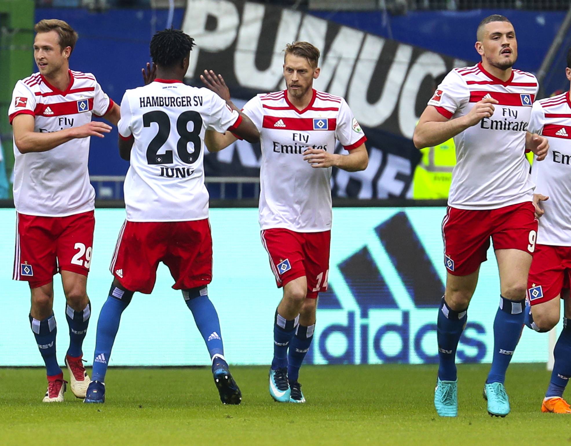 包含柏林赫塔主场遭遇失利，积分难增的词条