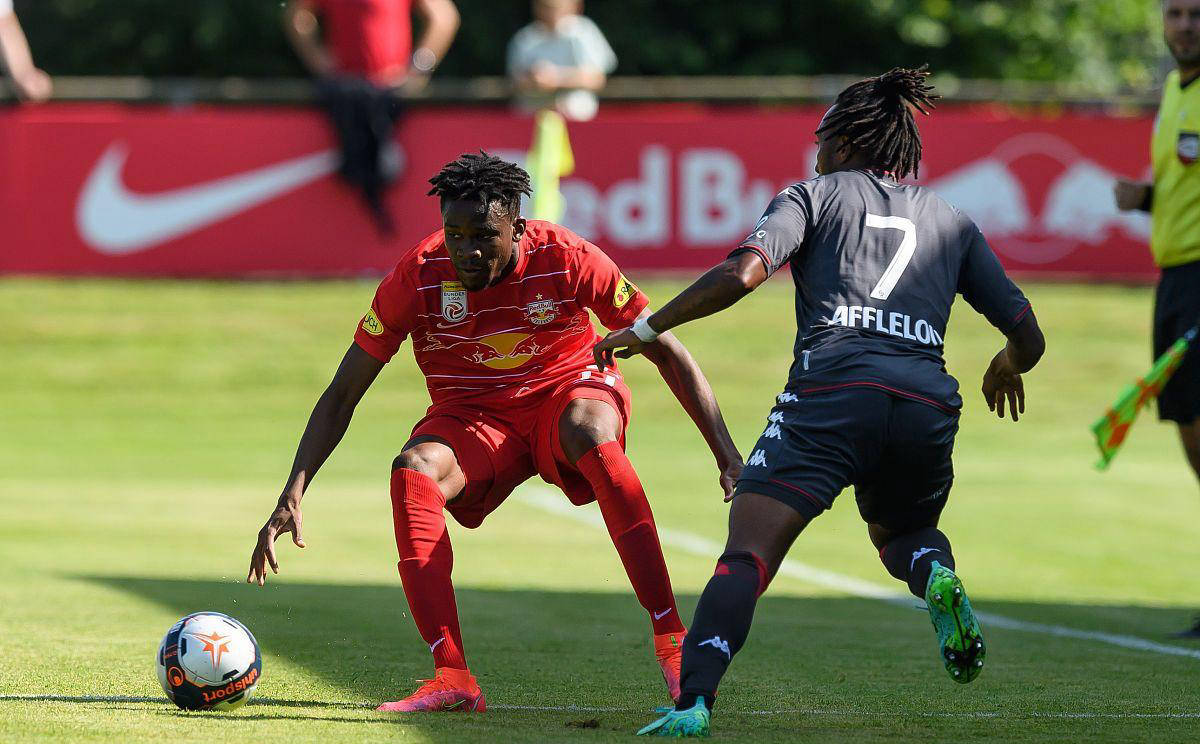 世俱杯分组-摩纳哥客场告捷，排名有所提升