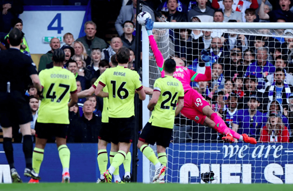 世俱杯决赛-关于伯恩利客场扳平比分,争取非降级保级的信息