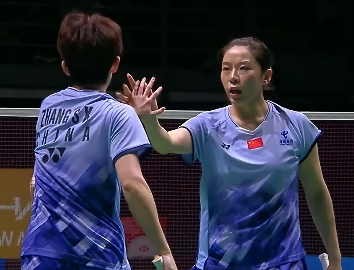 羽毛球比赛女双决战,势如破竹 羽毛球比赛女双决战,势如破竹