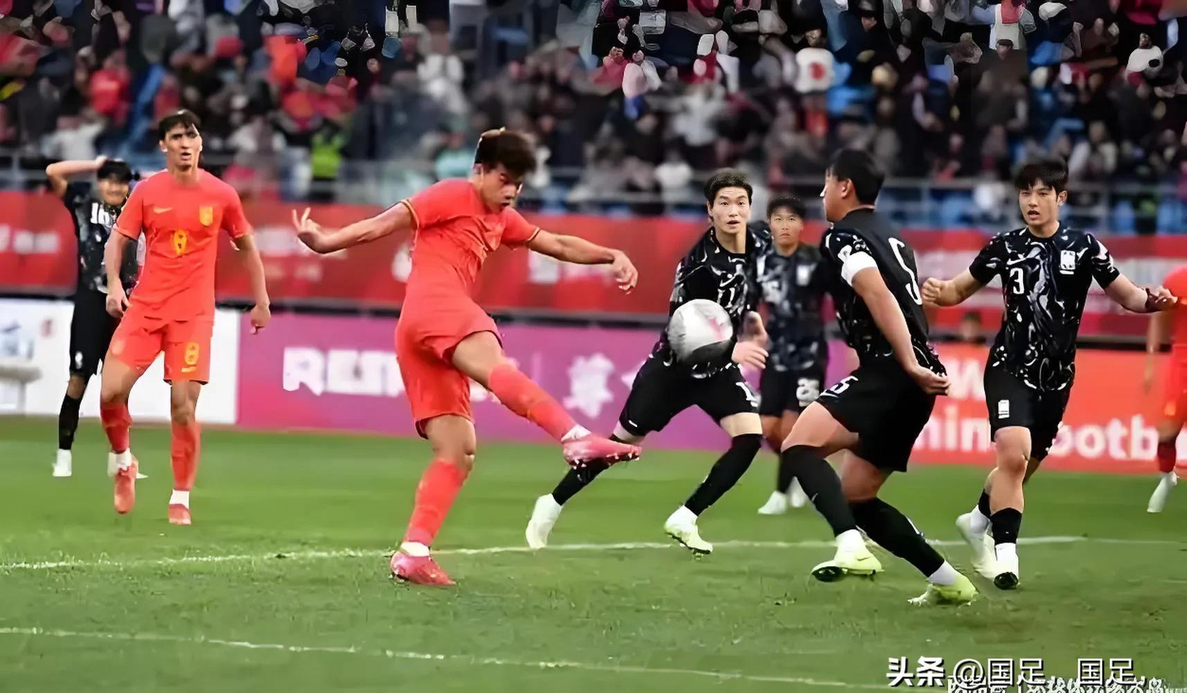 世俱杯决赛-球队在联赛中遭遇艰难,士气受到考验