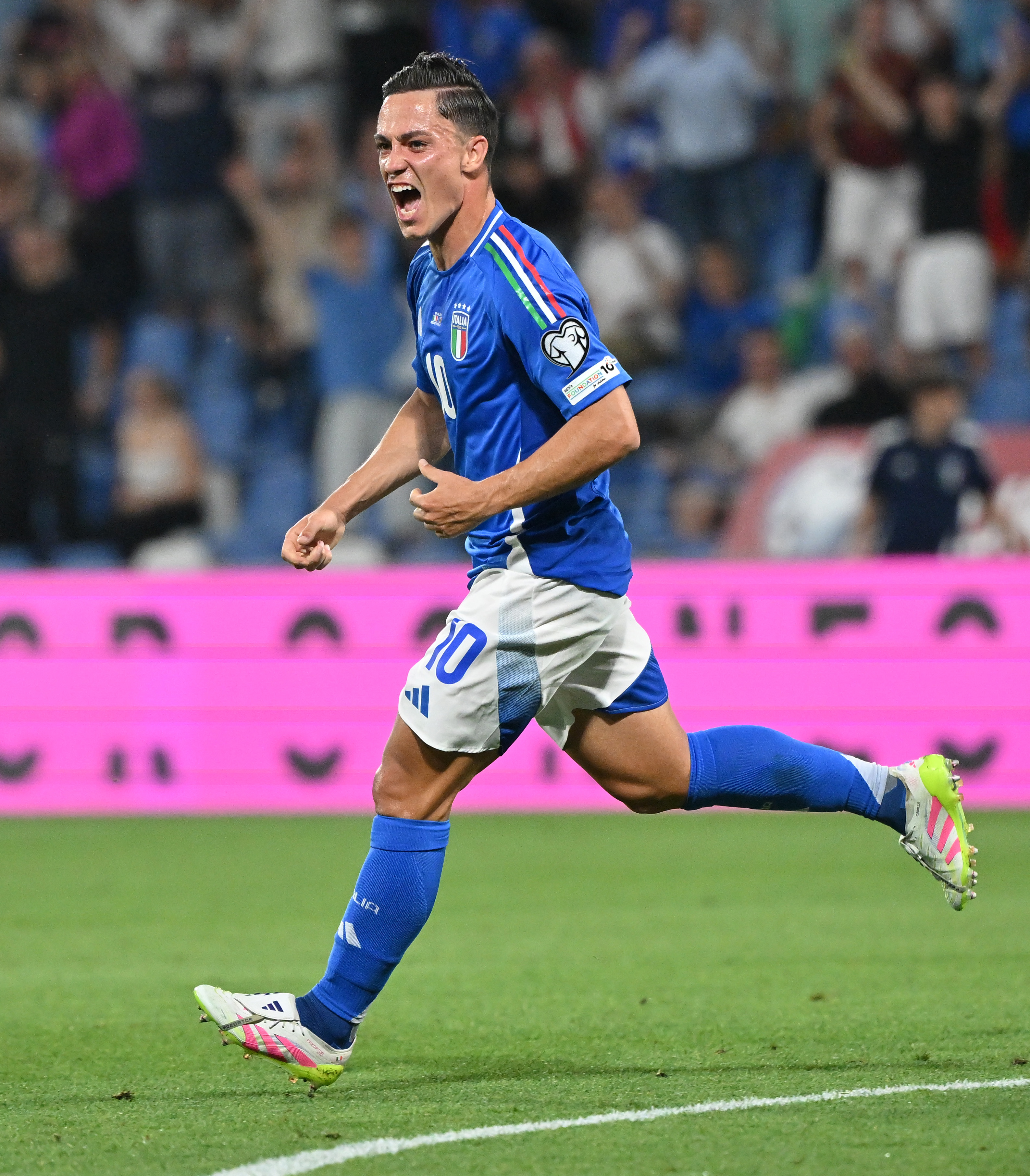 世俱杯时间-意大利队员在射击项目中崭露头角的简单介绍