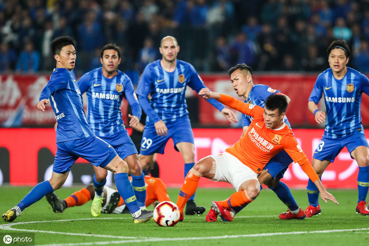 武汉卓尔客场击败对手,夺三分 武汉卓尔客场击败对手,夺三分