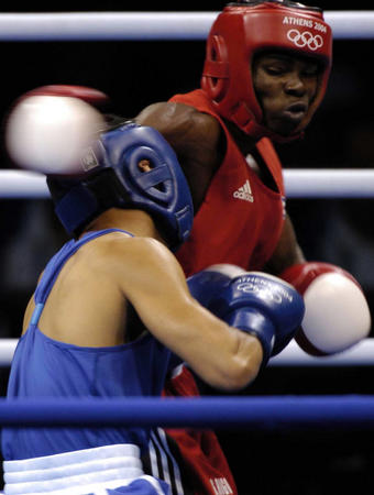 世俱杯奖金-强劲气势,拳击队员无可阻挡