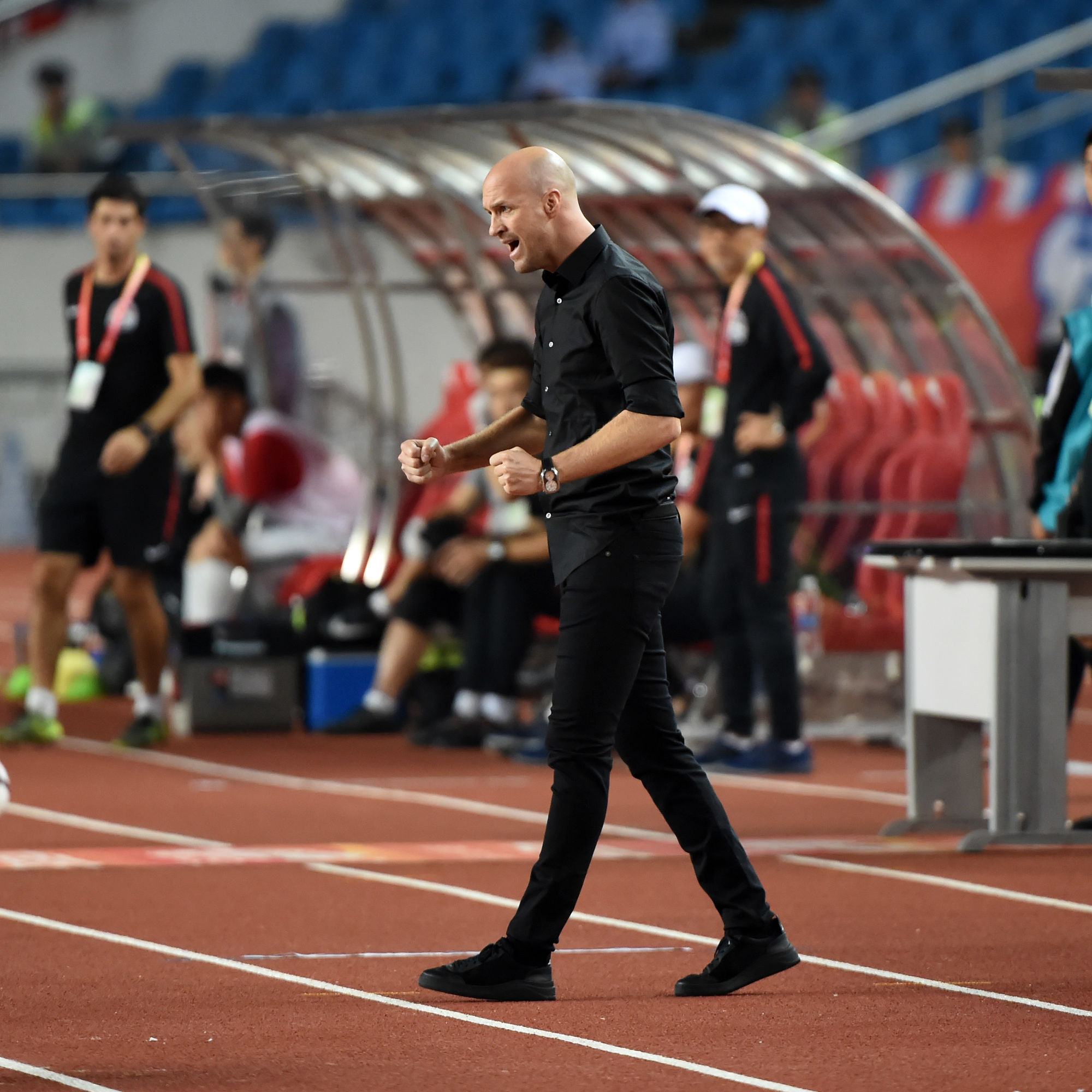 重庆斯威主场大胜,豪取三分的简单介绍 重庆斯威主场大胜,豪取三分的简单介绍