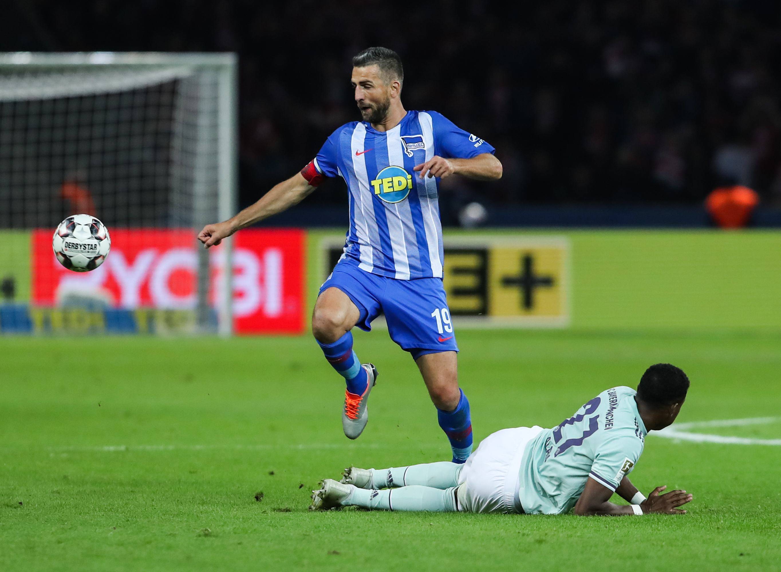 柏林赫塔主场告负,排名再度下滑 柏林赫塔主场告负,排名再度下滑