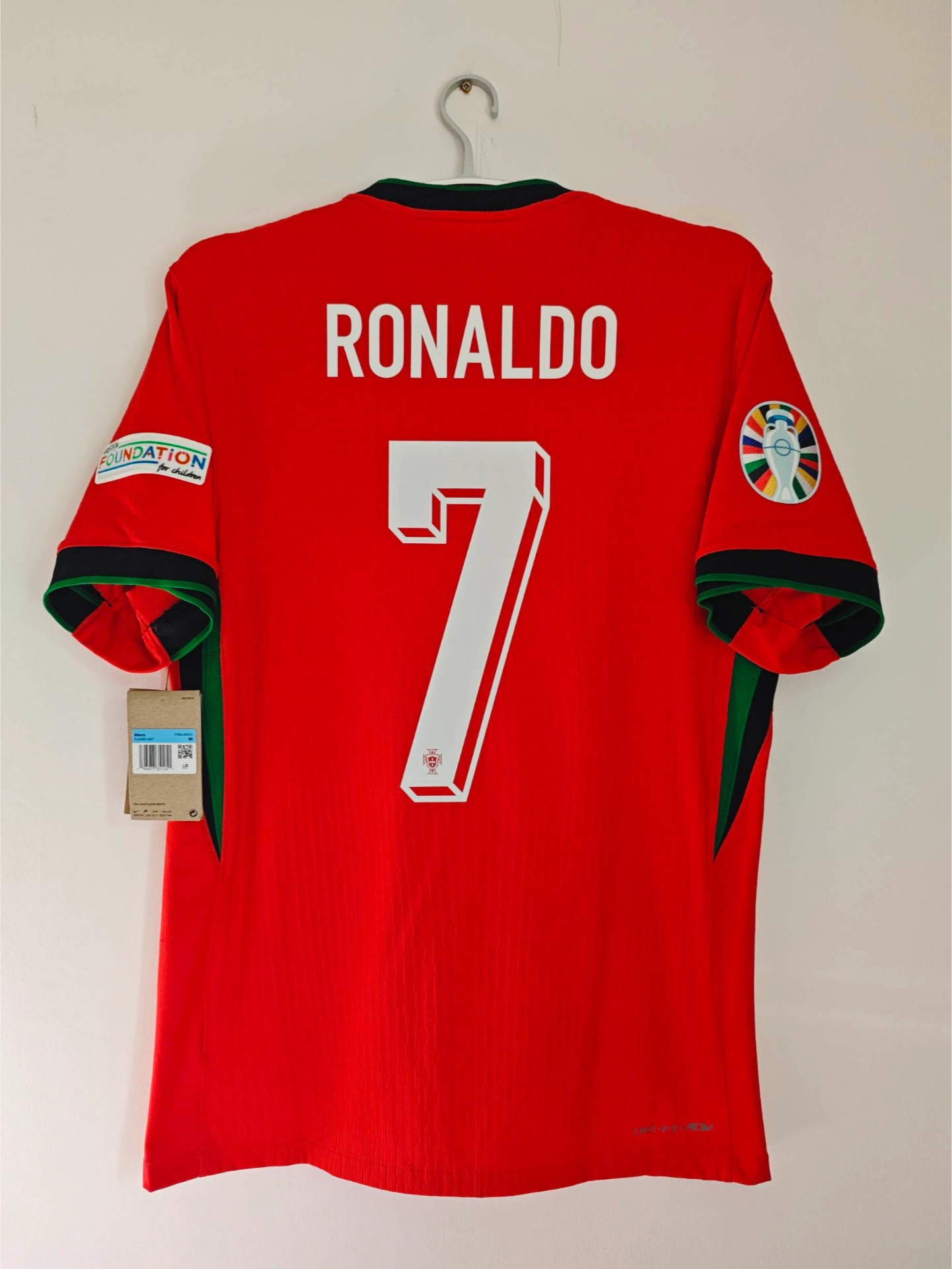 北爱尔兰主场负葡萄牙,球员情绪低迷备战下场 北爱尔兰主场负葡萄牙,球员情绪低迷备战下场