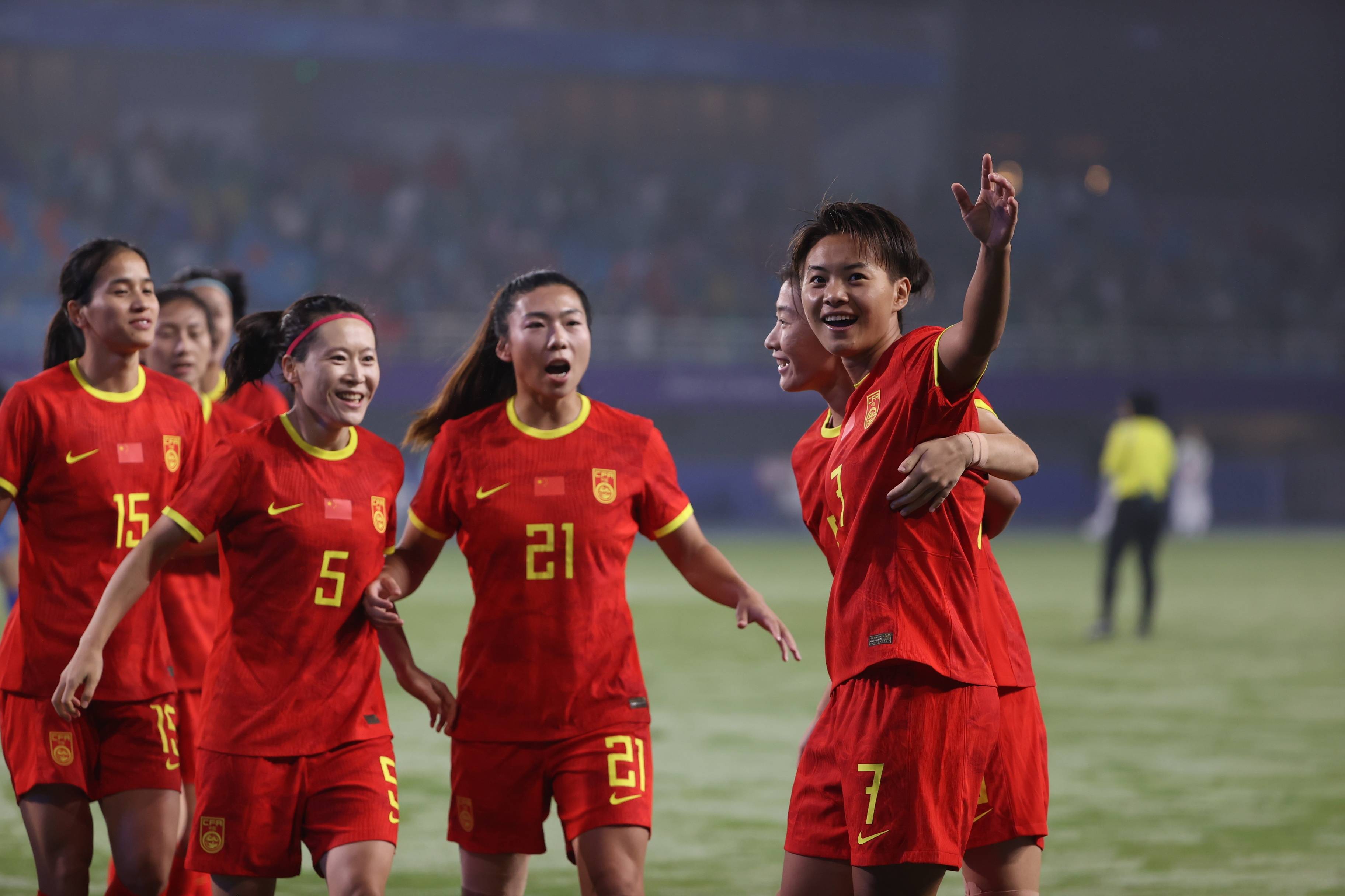 赛场战胜强敌，中国女足斩获胜利的简单介绍
