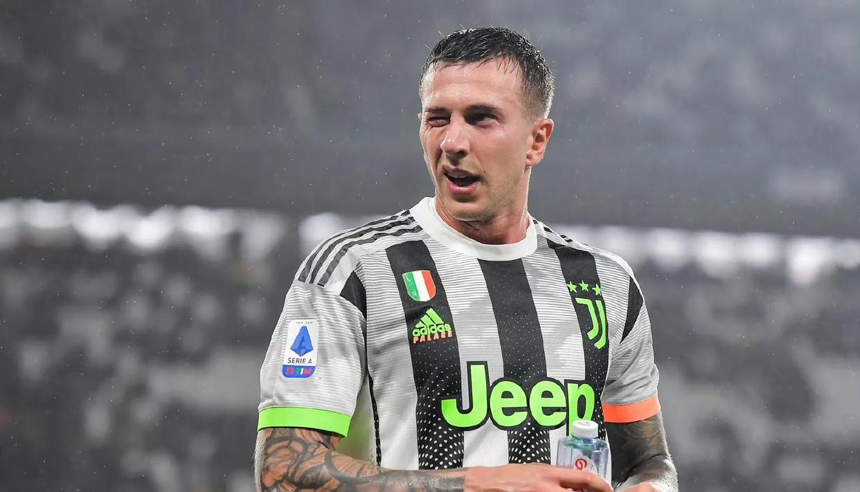 意甲球队主帅下课，引发球员大换血