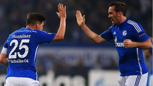 包含柏林赫塔做客沙尔克04，力争保级关键战的词条