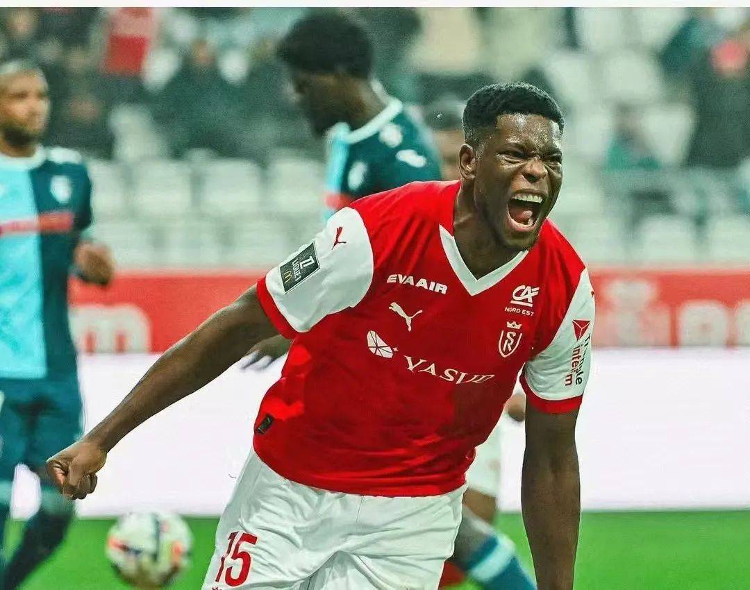 世俱杯-兰斯足球队在比赛中展现出了坚韧不拔的精神