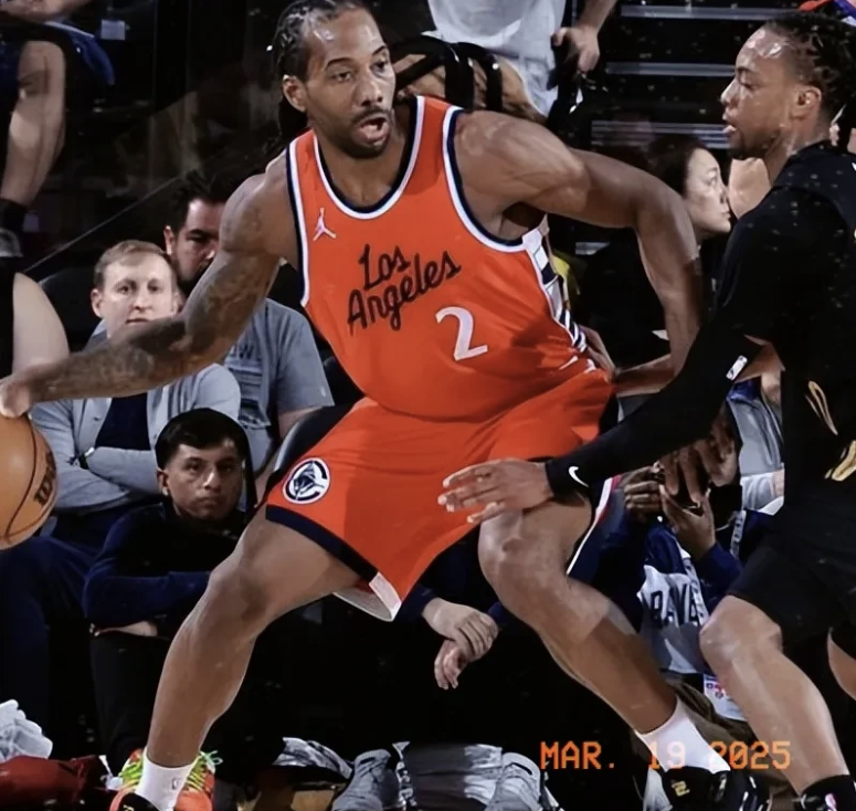 快船客场不敌马刺,莱昂纳德助攻无用 快船客场不敌马刺,莱昂纳德助攻无用