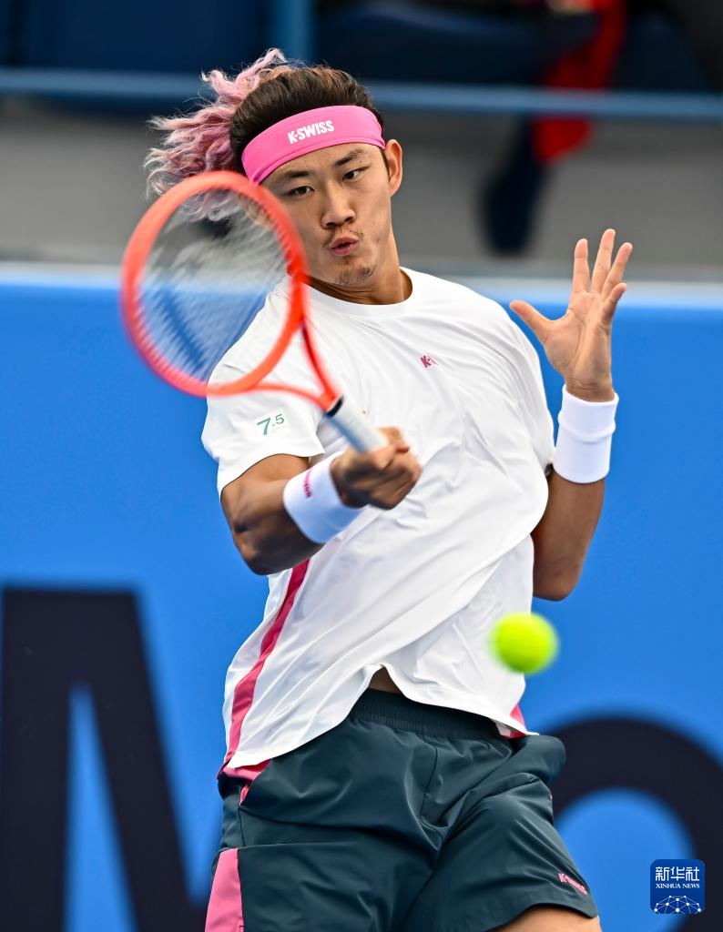 卡塔尔网球选手稳健发挥,晋级四强 卡塔尔网球选手稳健发挥,晋级四强